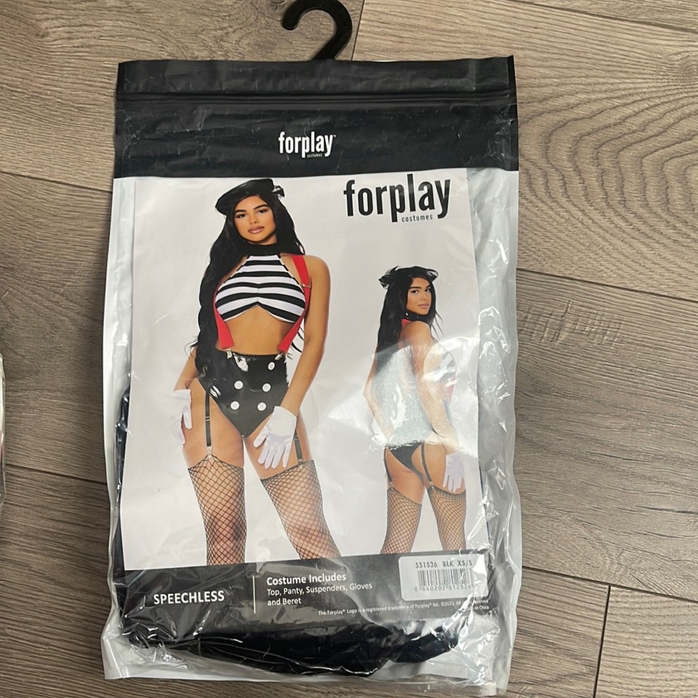 Costume